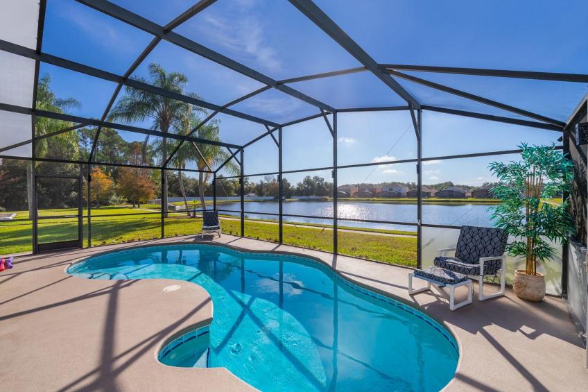 Moderne Villa mit Seeblick nur wenige Minuten von Disney entfernt