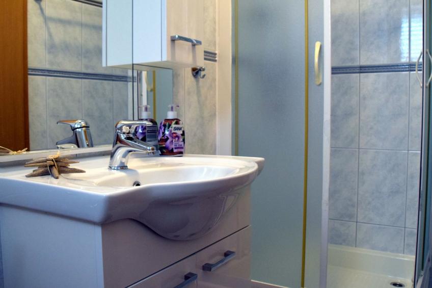 Modernes Ferienhaus in Dobropoljana mit Terrasse, Garten und Grill - foto 15