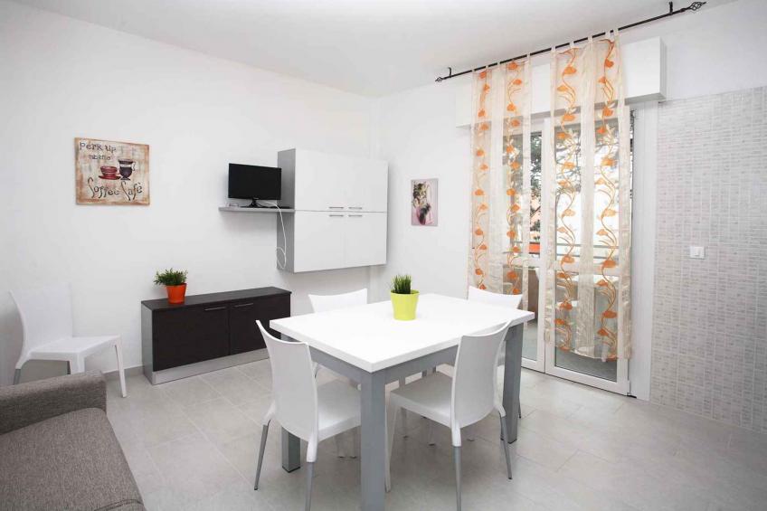 Ferienwohnung mit Balkon und Klimaanlage - BF-BB4BH