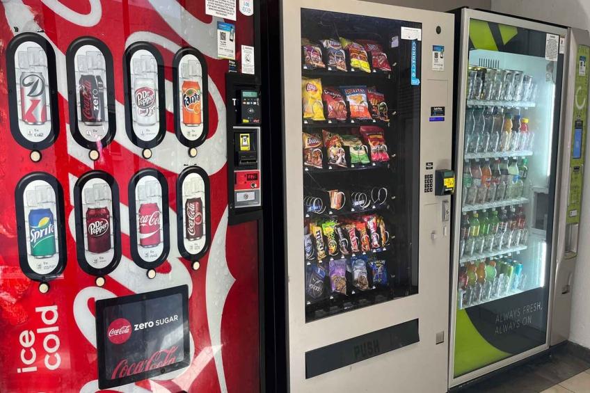 2 Full Beds  Non-Smoking Micfridge - foto 10