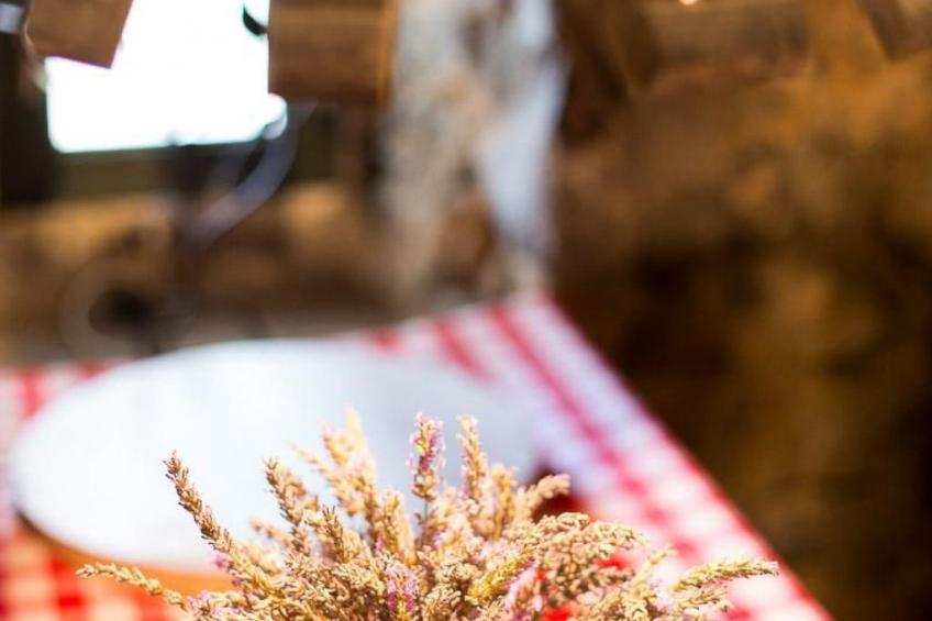 Haus mit modernem Interieur und einer alten Taverne - foto 27