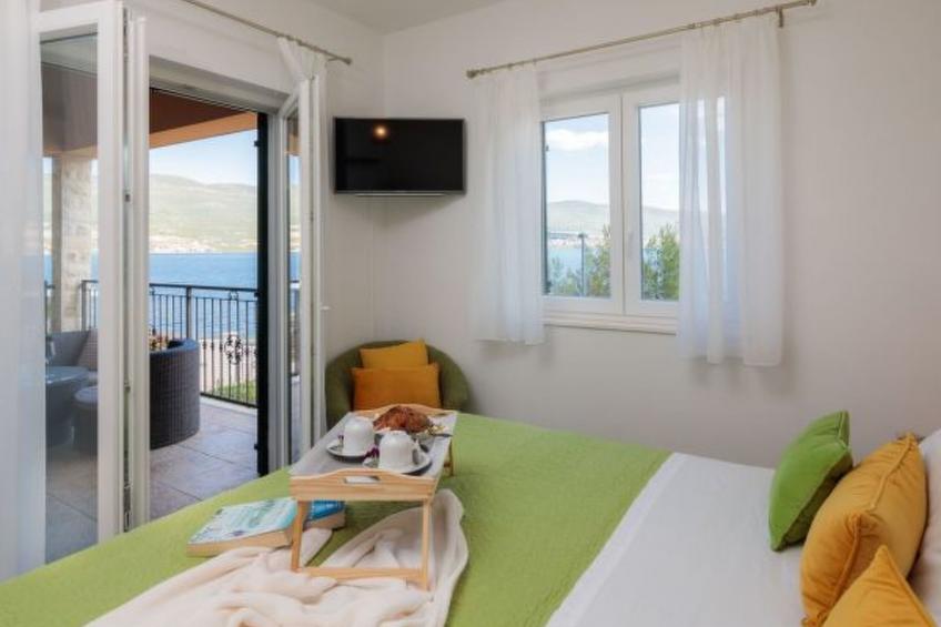 Beachfront villa Noa with heated pool - foto 24
