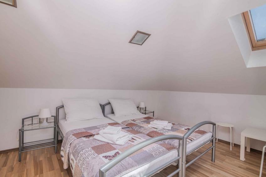 Vakantiewoning in het centrum van Njivice - BF-RR6CY - foto 12