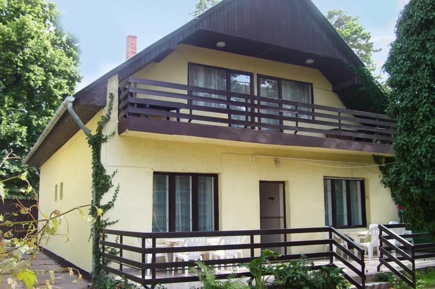 Vakantiehuis 150 m van het Balatonmeer - VW-3TVN