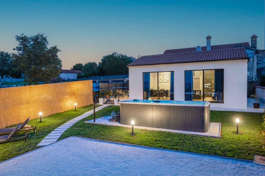 Villa met airconditioning en jacuzzi - BF-ZWHXB