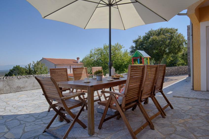 Luxuriöse Villa mit Pool, großem mediterranen Garten und Kinderspielplatz. - foto 12