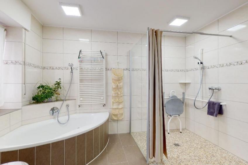 Helle Familienfreundliche Barrierefreie Wohnung - foto 19