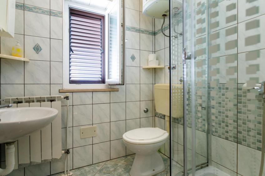 Sunny and Sleek Krk Rooms with Balcony - Classic Double Room with Balcony (owner Zelena) - foto 5