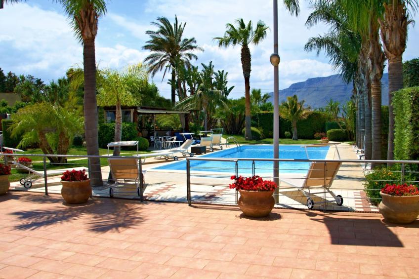Villa in Alcamo mit privatem Pool und Garten