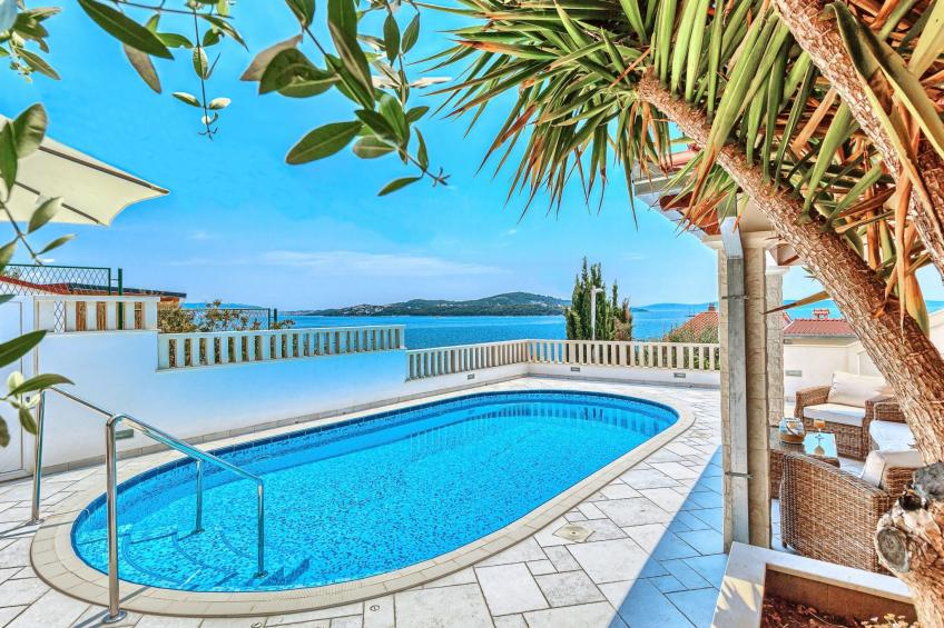 mit Terrasse, Pool und Strandzugang - foto 7