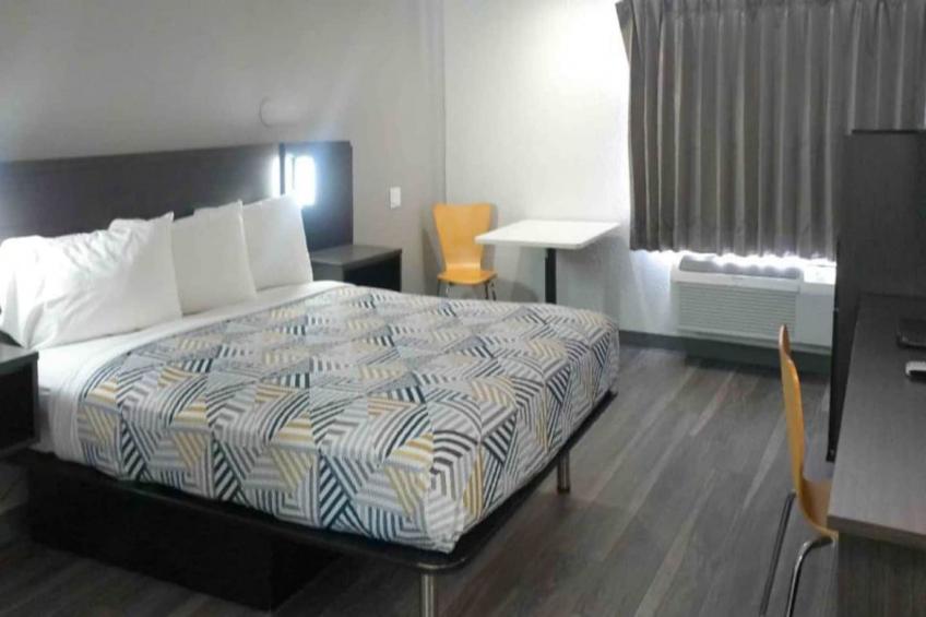 1 King Bed  Non-Smoking - foto 8