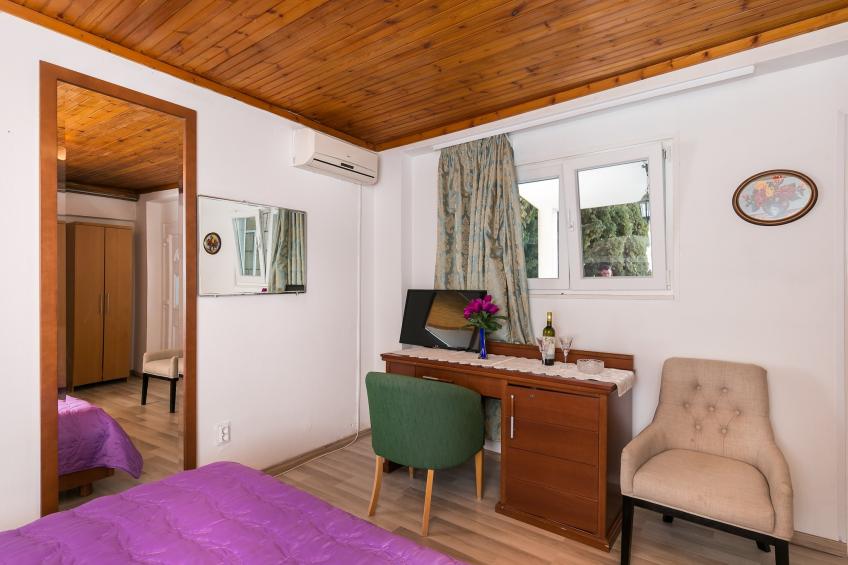 Guest House Kusalo - Comfort Twin or Double Room with Patio (Soba 5) - foto 3