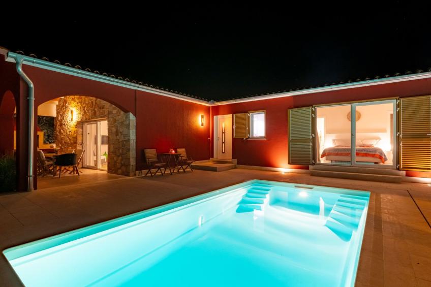 Detailgestaltete Villa mit Pool, Sauna und Hot Tub - foto 32