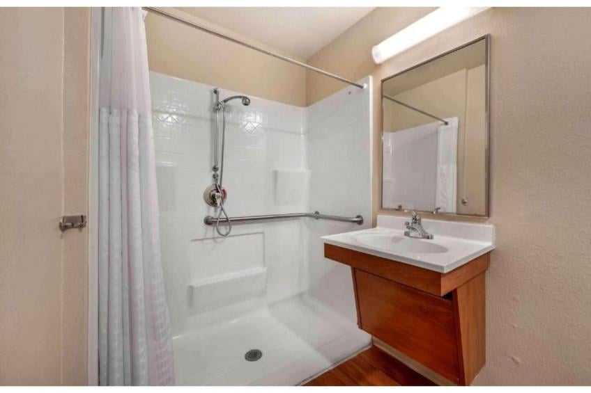 2 Queen Beds  Non-Smoking Kitchen - foto 19