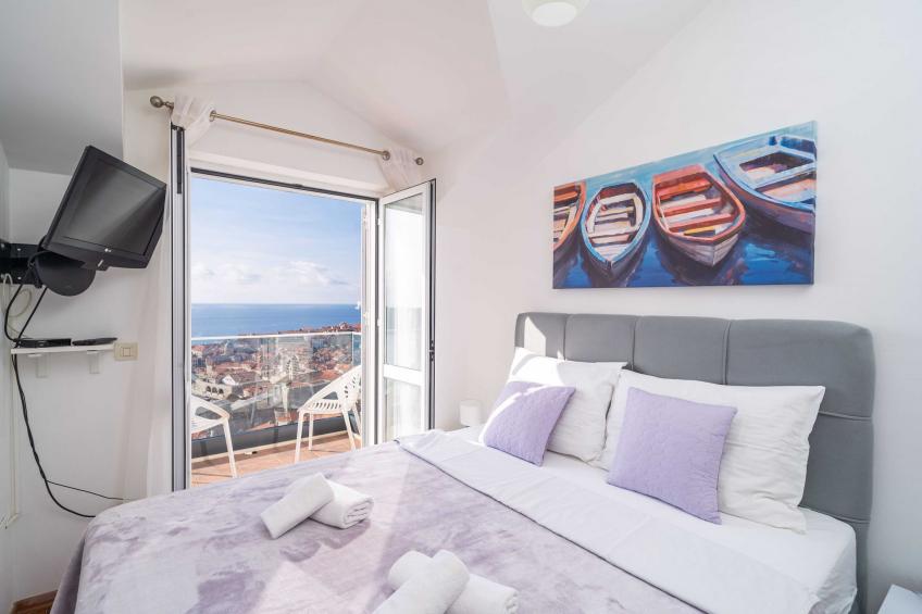 Apartments Isabora - Comfort Three-Bedroom Apartment with Balcony and Sea View (Second Floor) - foto 14