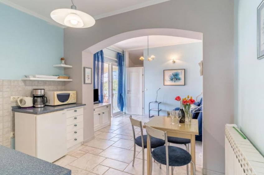 Beachside Serenity Apartments in Barbot - One Bedroom Apartment with Terrace (Owner BLUE)