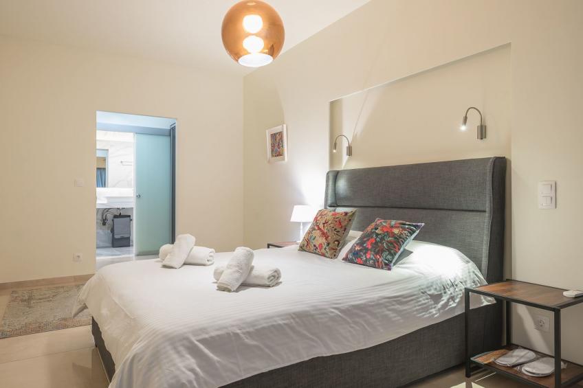 Stilvolle 2 Schlafzimmer, nur wenige Schritte von Fokionos Negri - foto 16