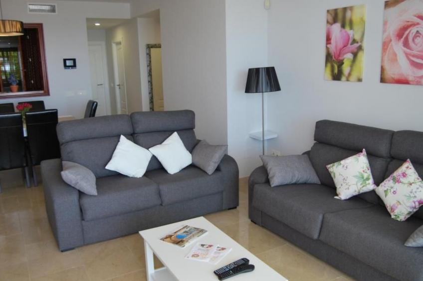 Helle, modernisierte Wohnung mit mehreren Pools - foto 2