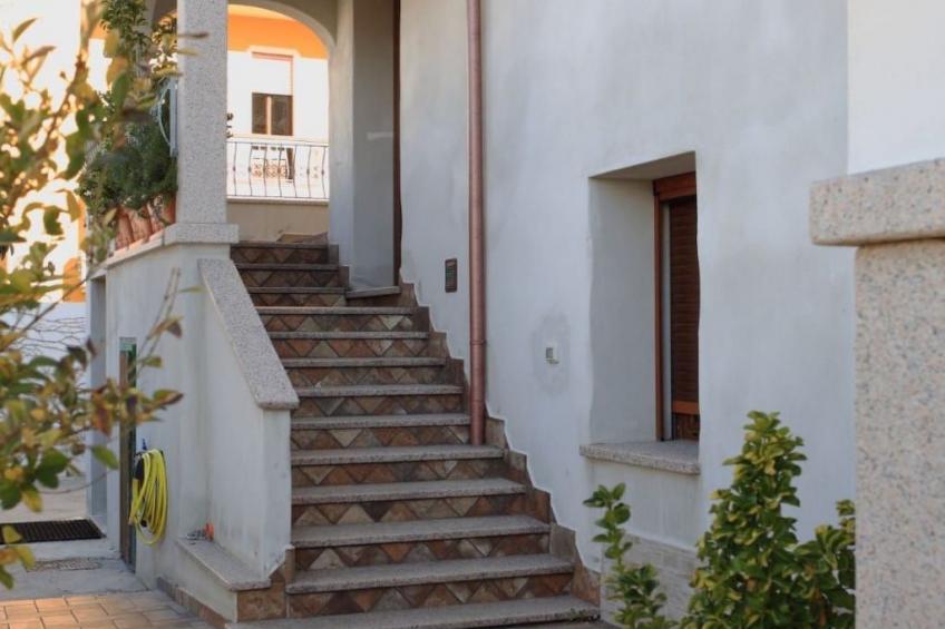 Anwesen mit Balkon - foto 5