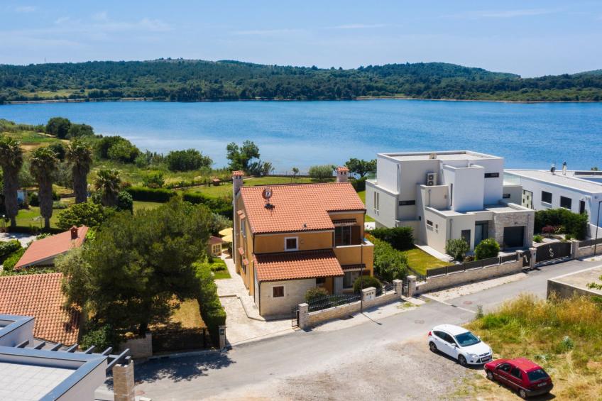 in Pomer mit privatem beheizten Pool und Meerblick - foto 44