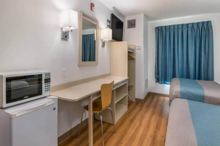 2 Full Beds  Non-smoking - foto 15