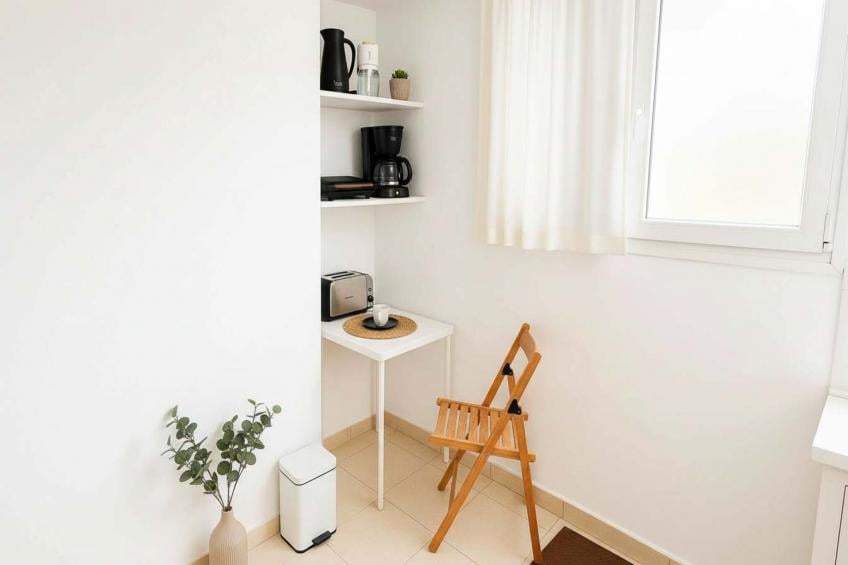 Picturesque Paros White House with Balcony Views - foto 9