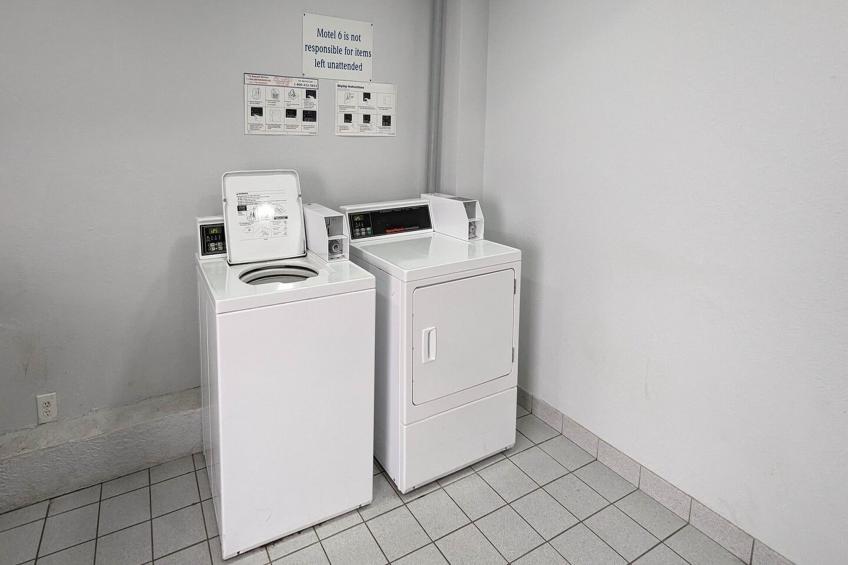 2 Full Beds  Newly Redesigned Non-Smoking - foto 42