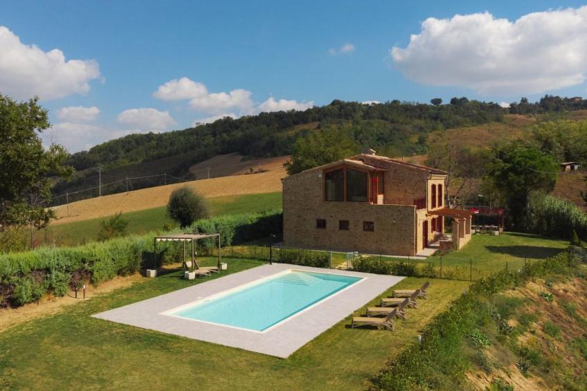 Luxuriöse und erschwingliche Villa mit privatem Pool