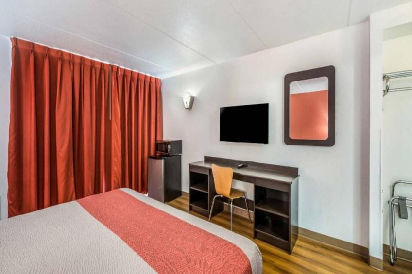 1 King Bed  Non-Smoking - foto 5