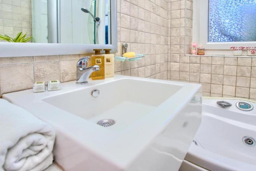 Kotor Old Town Charm Apartment - Two Bedroom Apartment - foto 25