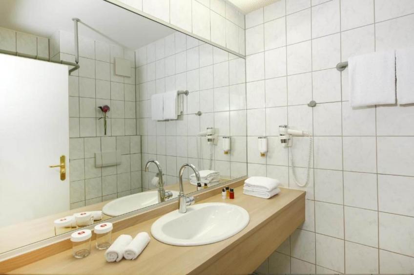 Sunday Hotel Wiesbaden Family Room - foto 10