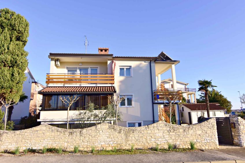 Vakantiewoning Appartement Ana 2 Umag vlakbij de zee, twee slaapkamers, airconditioning - VW-2BZCG