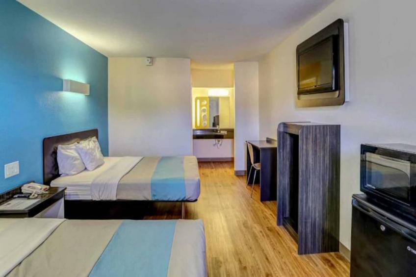 2 Queen Beds  Smoking - foto 7