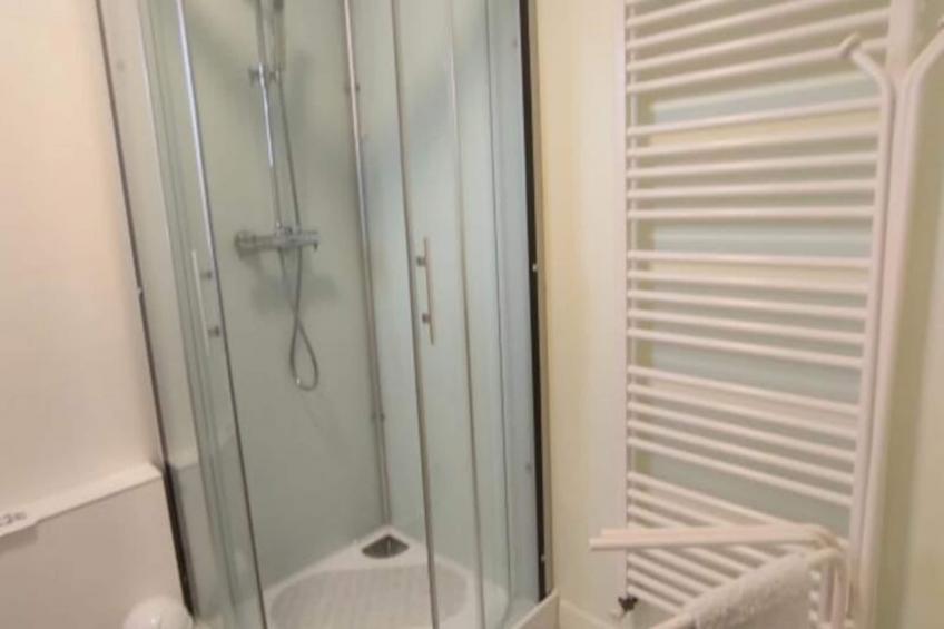 Confortable T3 Au Pied Du Château De Chambéry ! - foto 9