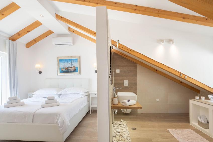 3 Schlafzimmer Villa mit beheiztem Pool und Meerblick - foto 8