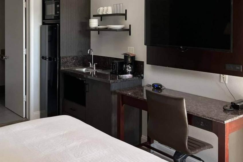 1 King Bed  Mobil Acc RI Shwr Nsmk Kitchen - foto 12