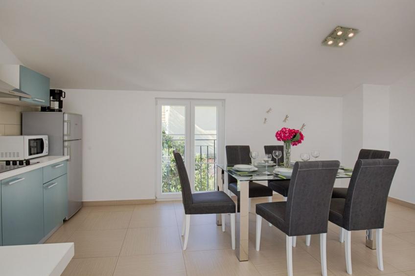 Luxuriöse Villa mit Pool, großem mediterranen Garten und Kinderspielplatz. - foto 22