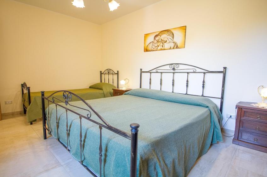 Nr 1 Appartamento Bilocale con giardino - foto 2