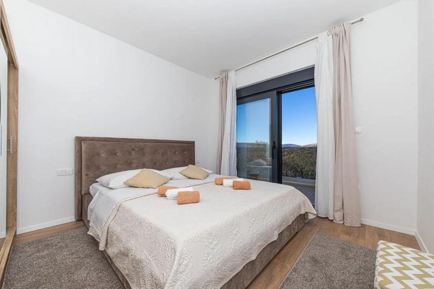 Luxurious Sanctuary Villa Primorski Dolac with Pool - Three Bedroom Villa with Pool - foto 10