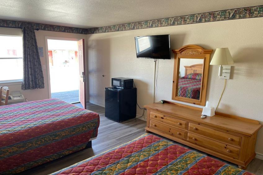 2 Queen Beds with Kitchenette Non-Smoking - foto 11