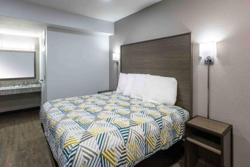1 King Bed  Smoking Kitchen