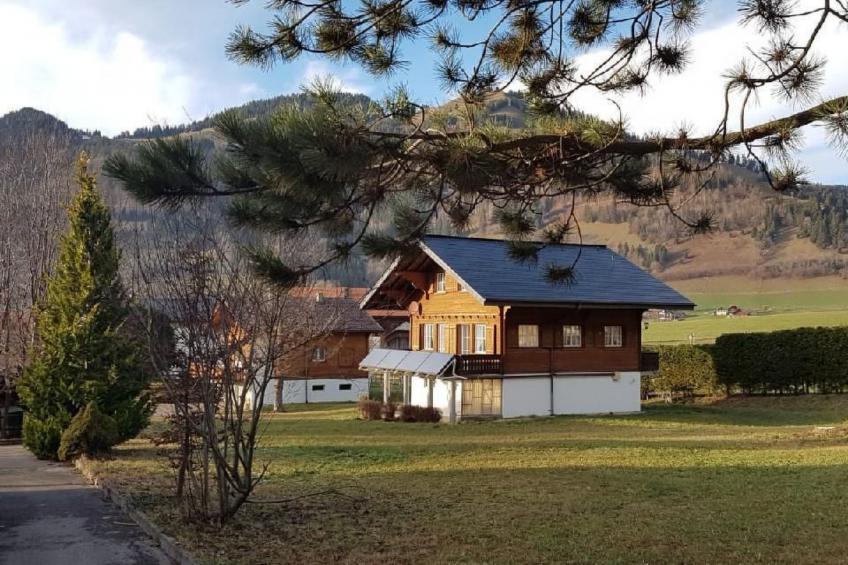 Chalet mit grossem Umschwung
