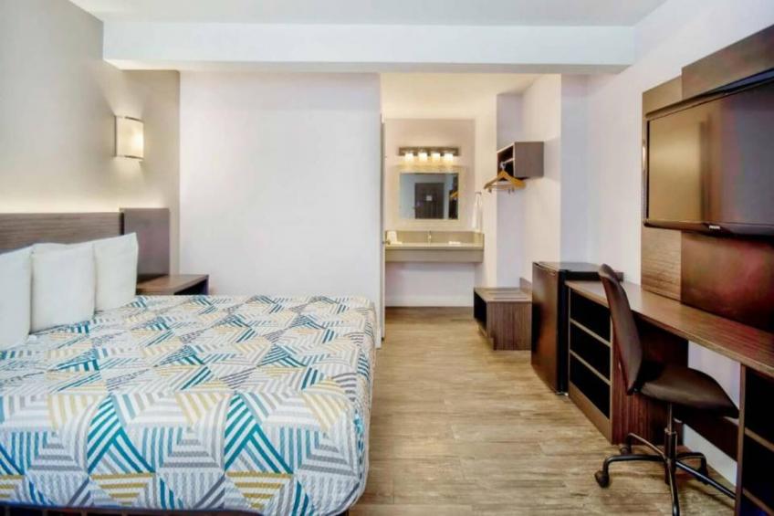1 Queen Bed  Mobil Acces Tub Nsmk Minifridg - foto 5