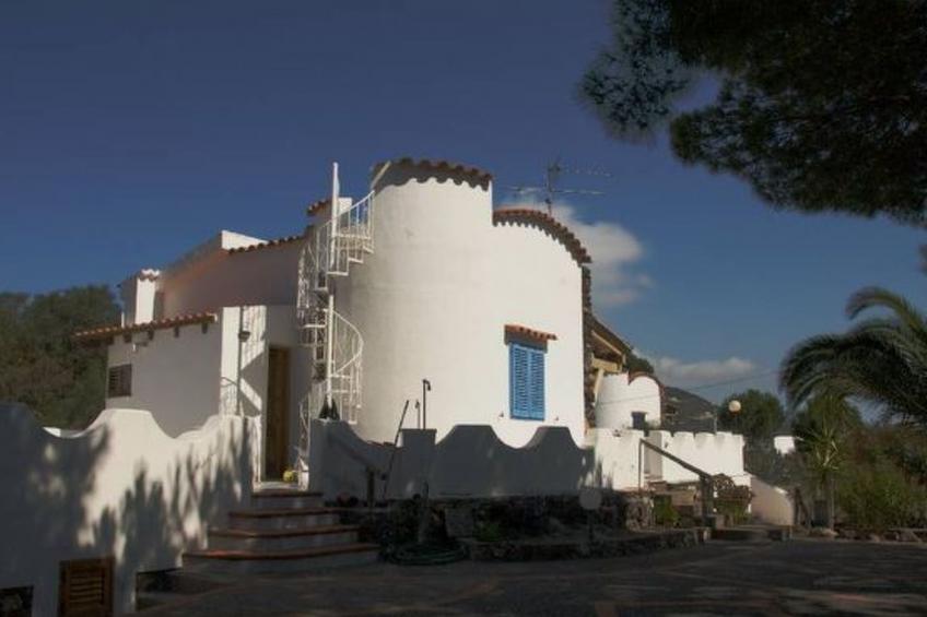 Villa Noir in Vulcanello - foto 2