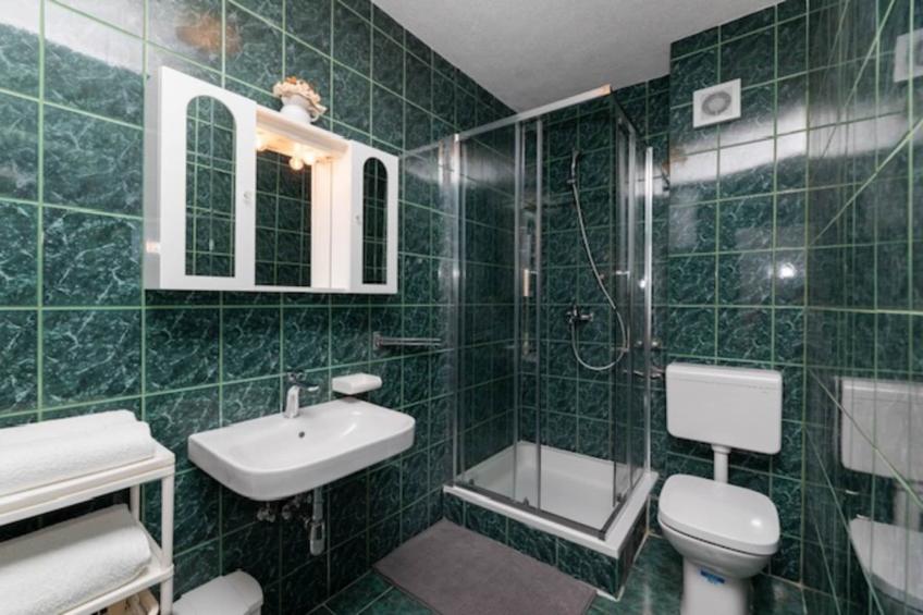 Villa Supetar Garden - Two Bedroom Apartment with Terrace - foto 19