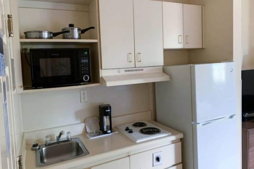 1 King Bed - 1 Full Bed  Smoking Kitchen - foto 3