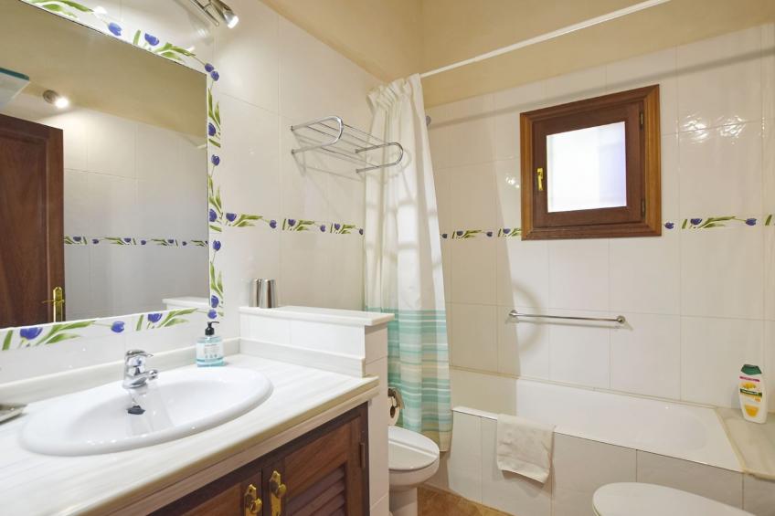 Finca mit großem eingezäunten Pool und Klimaanlage. - foto 40