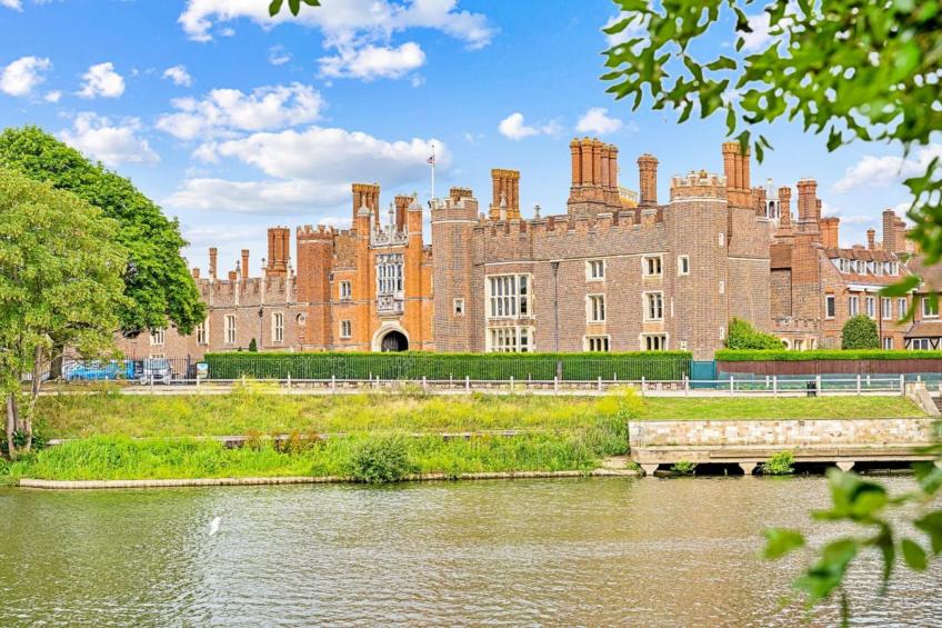 Palace Gate, Hampton Court - foto 38