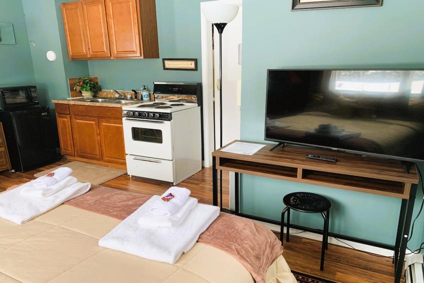 Queen Bed Riverfront with Kitchenette - foto 18