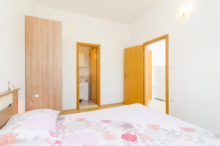 Apartments & Rooms Barišić - Studio Apartment with Balcony and Garden View (First Floor)-APT 2 - foto 13